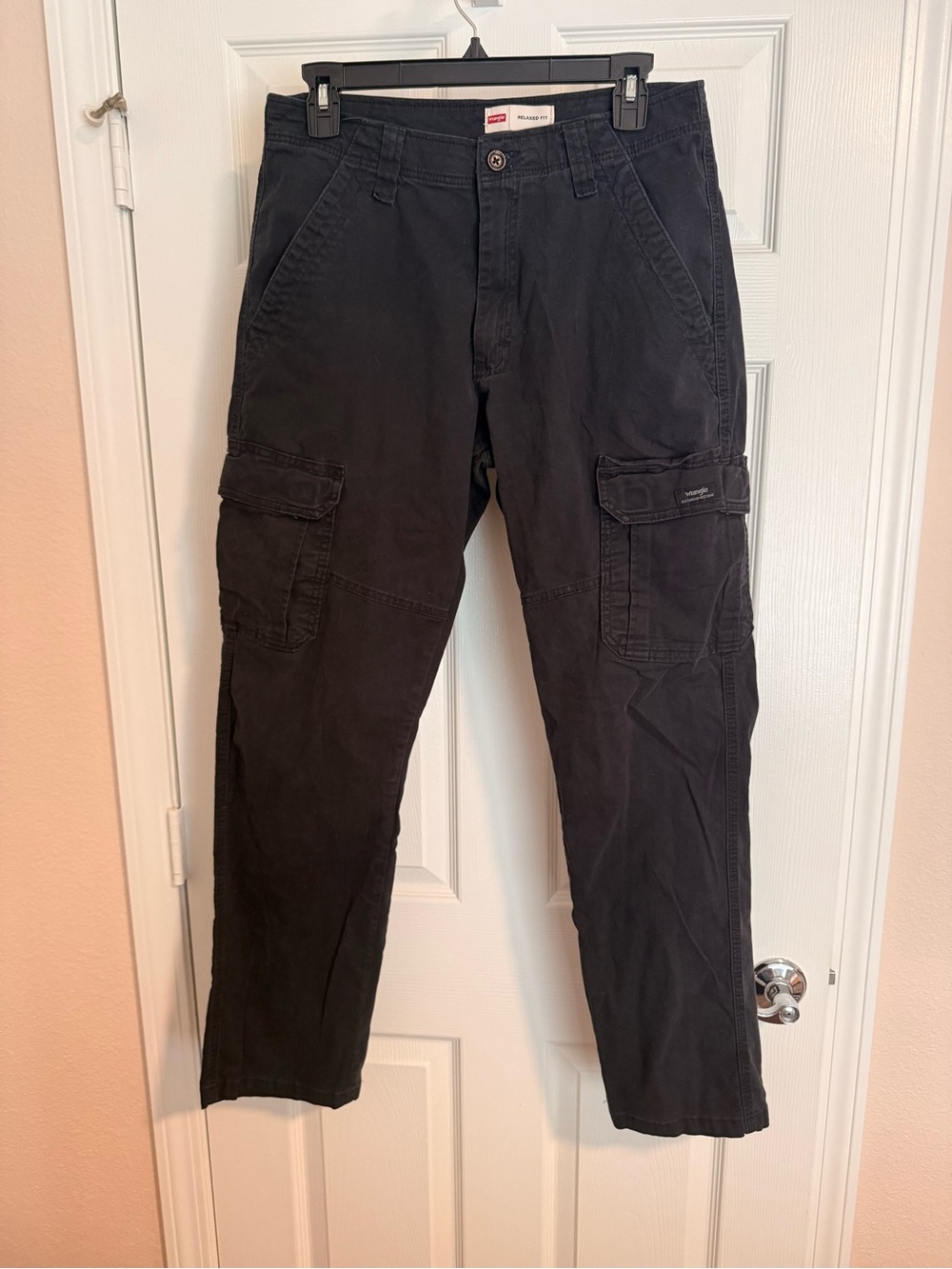 Wrangler Dark Gray Men's Cargo Pants - Classic Utility Style